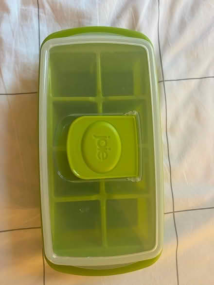 Photo of free ice tray (Capitol Hill Tower) #2