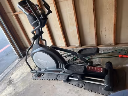 Photo of free Sole Elliptical (Laguna Niguel) #1