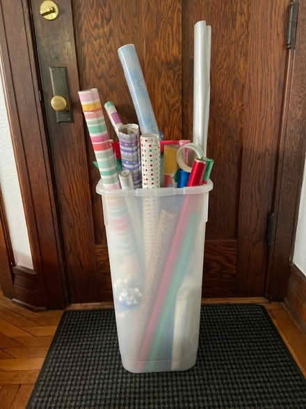 Photo of free Wrapping paper and ribbons (Leonia) #1