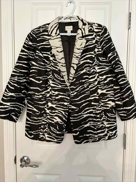 Photo of free Chico Jacket Large Black & White (Pine Hills) #2