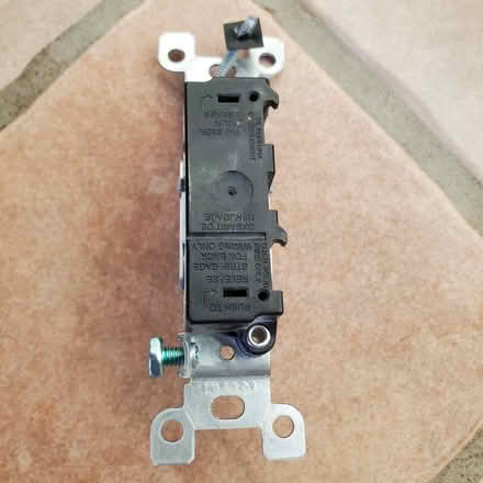 Photo of free Light switch (Carlisle / Gibson) #1