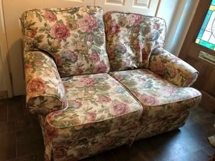 Photo of free 2 seater sofa floral pattern (Wem SY4) #1
