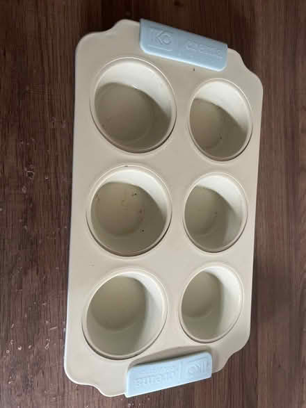 Photo of free Ceramic muffin tin (Sylmar) #1