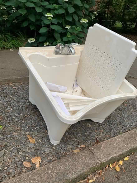 Photo of free Utility sink (Druid hills, atlanta ga) #1