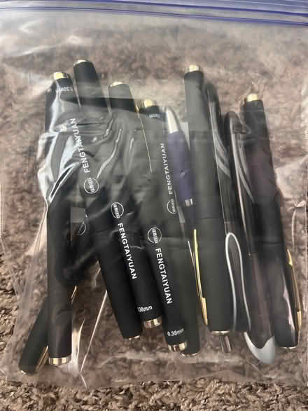 Photo of free pens & wooden stand (La Mesa) #1