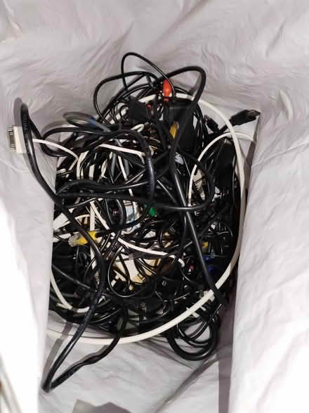 Photo of free Hdmi cables, Ethernet cables, monitor cables (Mill Hill BB2) #1