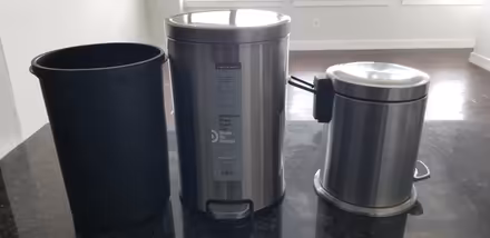 Photo of free Metal trash cans/bins (University city (philadelphia)) #1