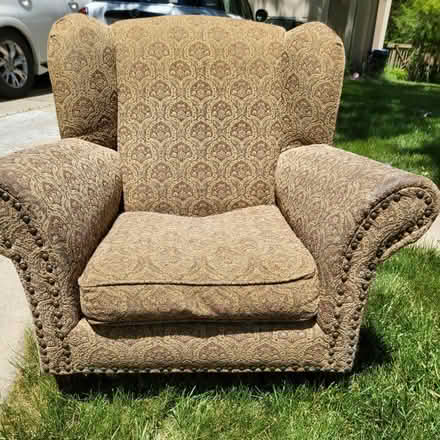 Photo of free curb alert - chairs (Worthington) #3