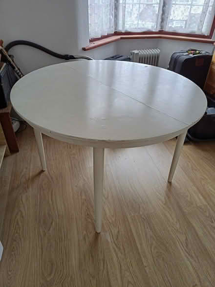Photo of free White round table (Barnet EN5) #1