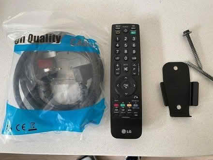 Photo of free 32 inch LG tv (Southwater RH13) #2