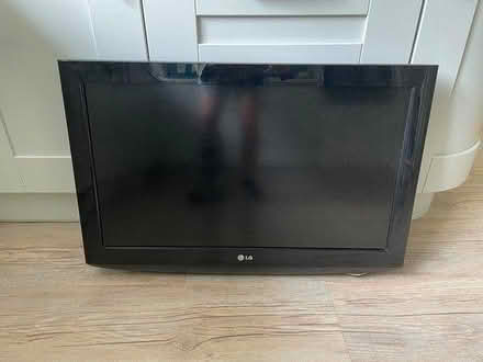 Photo of free 32 inch LG tv (Southwater RH13) #1
