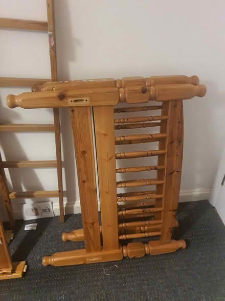 Photo of free Bunk bed can use as 2 singles (WD24 Watford) #4