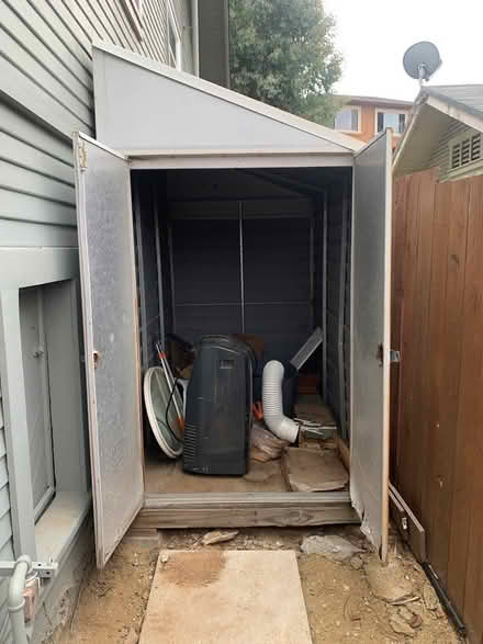 Photo of free shed (Eagle rock) #2