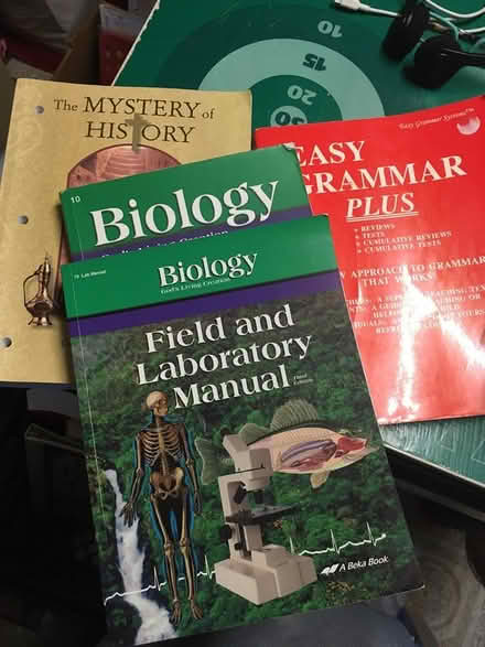 Photo of free Homeschool high school books (Fort Washington) #1