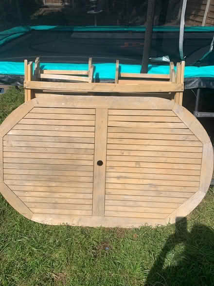 Photo of free Garden table with 4 chairs (Southend on sea SS1) #1