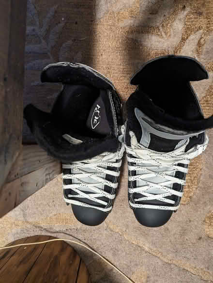 Photo of free Senior Flite Hockey Skates Size 13 (92 X 101) #2