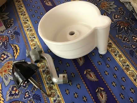 Photo of free pet bed, styrofoam,bubble wrap ++ (Above downtown) #3