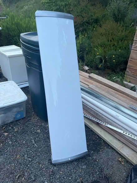 Photo of free Fluorescent light (Broad Run) #1