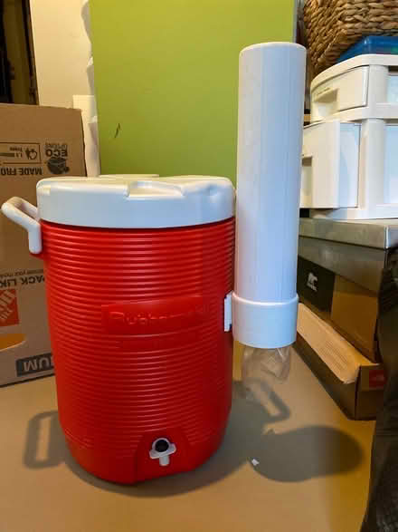 Photo of free Rubbermaid water cooler (La Grange) #1