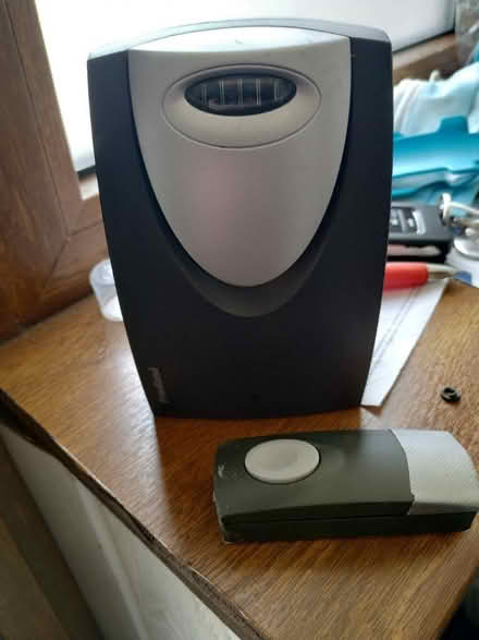 Photo of free Wireless doorbell (flashing light) (Upper Edmonton N18) #1
