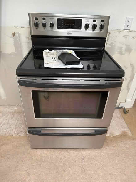 Photo of free Electric Range (Pebble Beach) #1