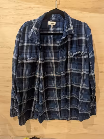 Photo of free Men's long sleeve button dows (Shell gas station, Hampton NJ) #2