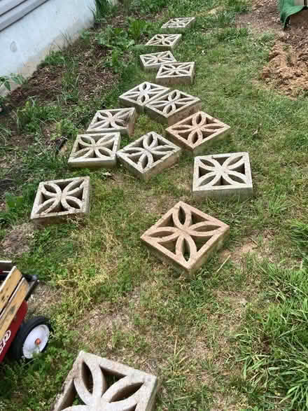 Photo of free Decorative stone (Woodfield Rd & Airpark) #1
