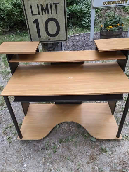 Photo of free Desk (Sylvan Lake, Hopewell Jct. NY) #1