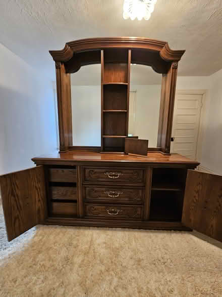 Photo of free Bedroom Suite (Central - the Avenues) #3