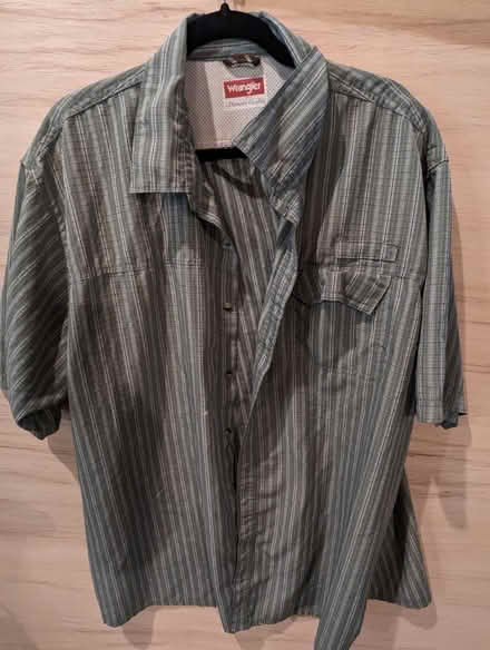 Photo of free Men short sleeve button downs (Shell gas station, Hampton NJ) #2