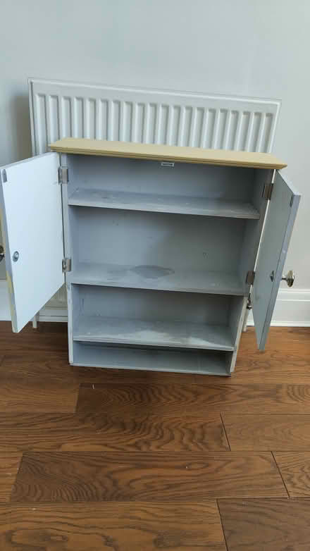 Photo of free Bathroom cabinet (Horndean/Waterlooville) #2