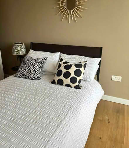 Photo of free Double bed - excellent condition (Putney, SW15) #2