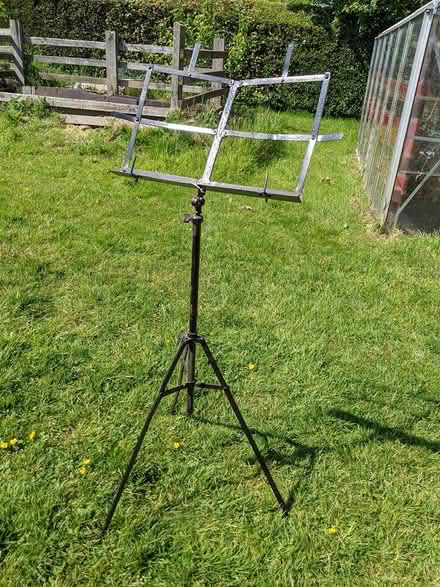 Photo of free Music stand (HR6) #1