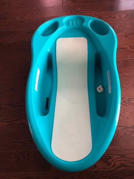 Photo of free Safety 1st baby bath (Victoria park and eglinton) #1