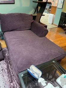 Photo of free chaise lounge (Crestmoor Park - 1st & Jersey) #1