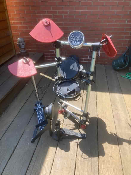 Photo of free Electronic drum kit (Dorking RH4) #1