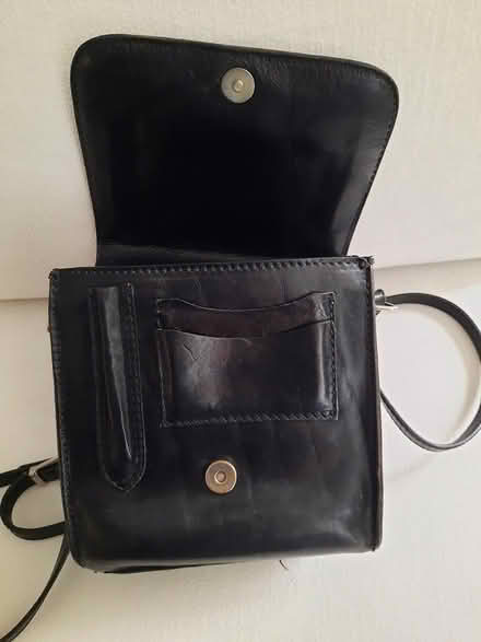 Photo of free Leather Crossbody purse (Hunt Club / McCarthy Rd.) #3