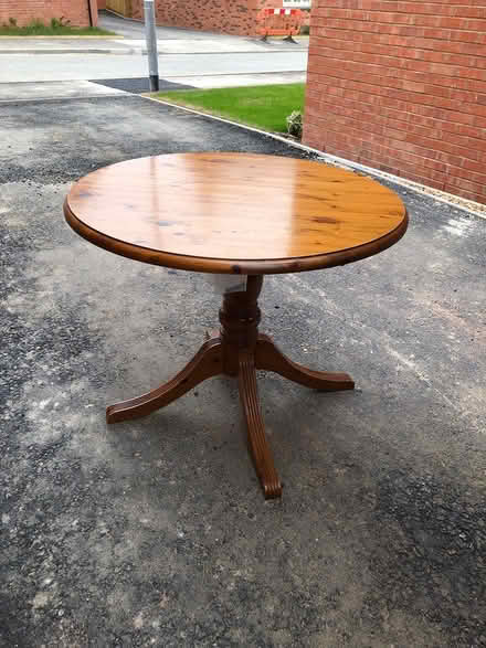 Photo of free Small round table (North Kilworth) #1