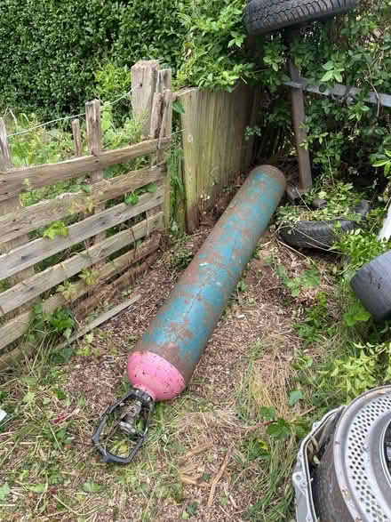 Photo of free Large bottle for welding gas (S65 rotherham) #1