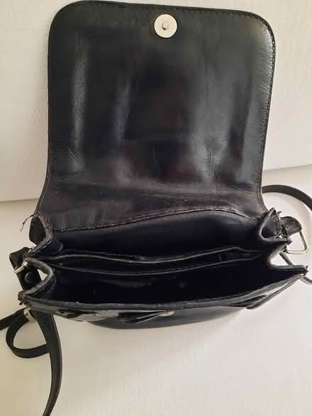 Photo of free Leather Crossbody purse (Hunt Club / McCarthy Rd.) #4