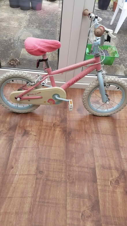 Photo of free Pink Childs Bicycle (Hockley SS5) #1