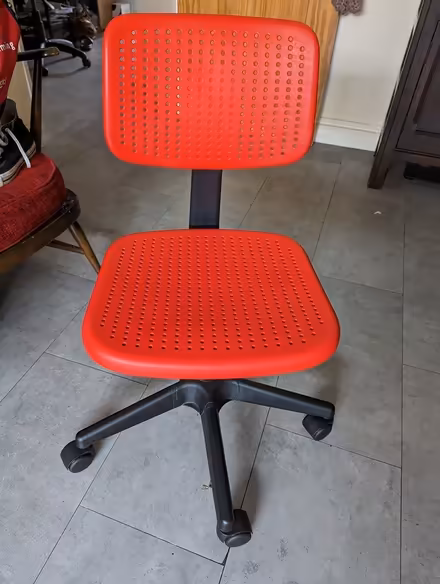 Photo of free Child's desk chair (LU7) #1