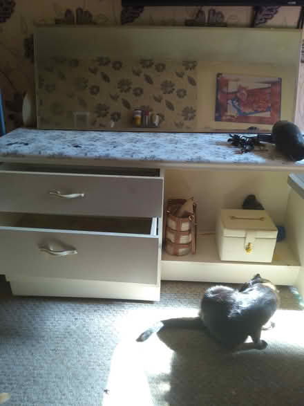 Photo of free Dressing table (SE21) #3