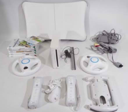 Photo of Nintendo Wii accessories (Fazakerley L10) #1