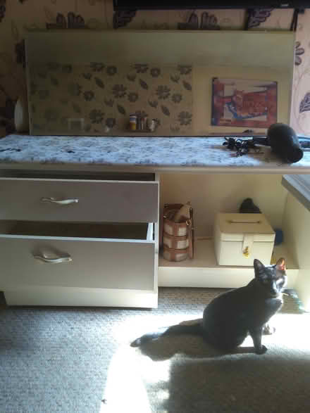Photo of free Dressing table (SE21) #1