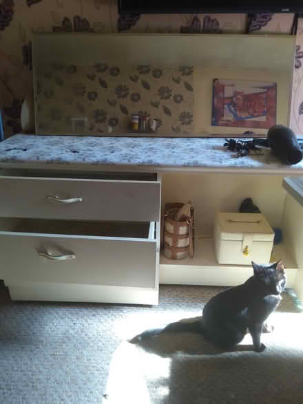 Photo of free Dressing table (SE21) #2