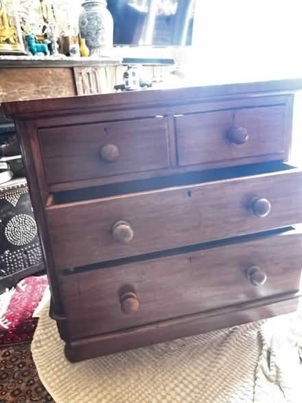 Photo of free antique mahogany chest of drawers (finsbury park N4) #2