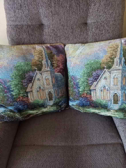 Photo of free 2 cushions (Isleworth TW7) #1