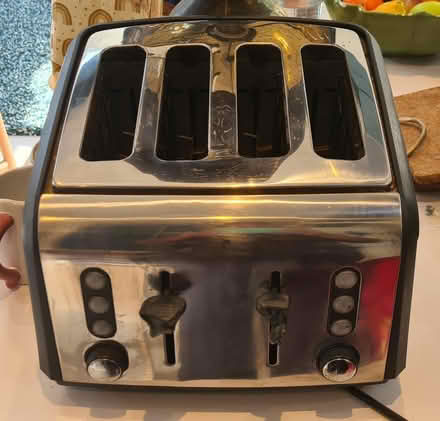 Photo of free Working 4 slice toaster (NG5 sherwood notts) #2