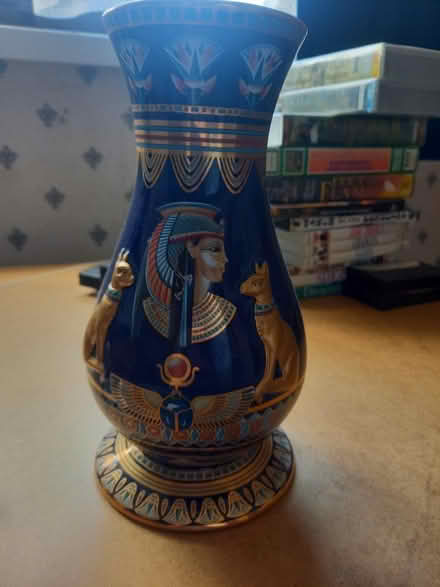 Photo of free Porcelain Vase (Isleworth TW7) #1
